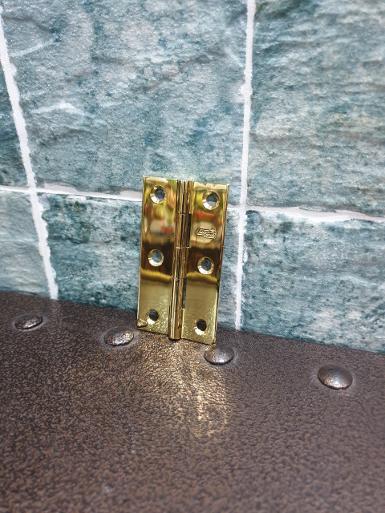 ฺBrass hinge Item Code V015MRG size 40 mm x 75 mm. thickness 1.5 mm.